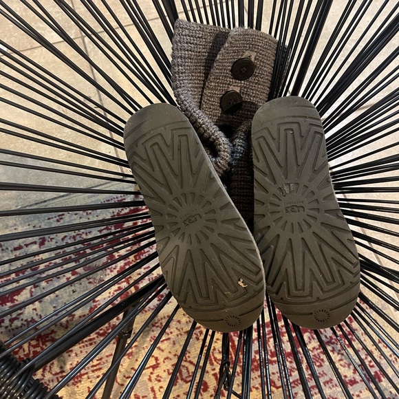 Uggs size 8 - Picture 6 of 13